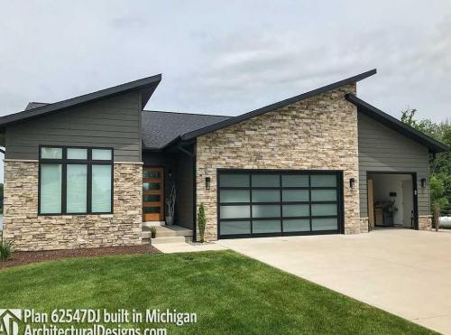 3-Bed-Modern-Ranch-House-Plan