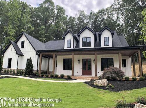 4 Bedroom Farmhouse Plan