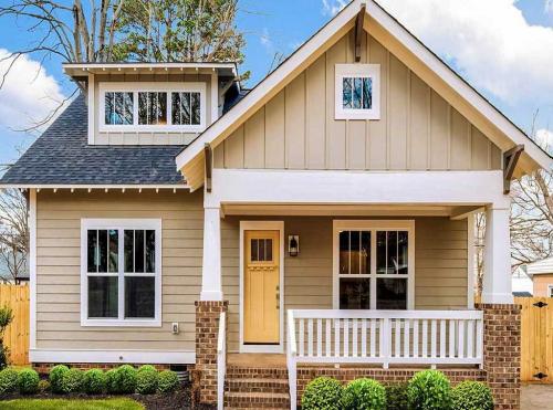 Craftsman-Bungalow-with-Deep-Front-Porch
