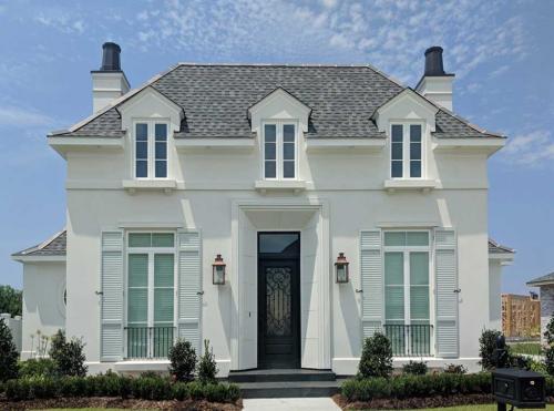 ONE-STORY-TRADITIONAL-STYLE-HOUSE-PLAN