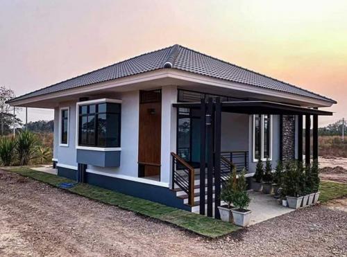 Small-Contemporary-House-Plan