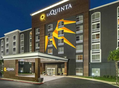 Stunning-Hotel-Design-Plan