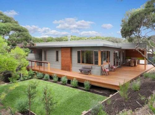 luxurious-modern-hillside-house-with-a-surrounding-terrace